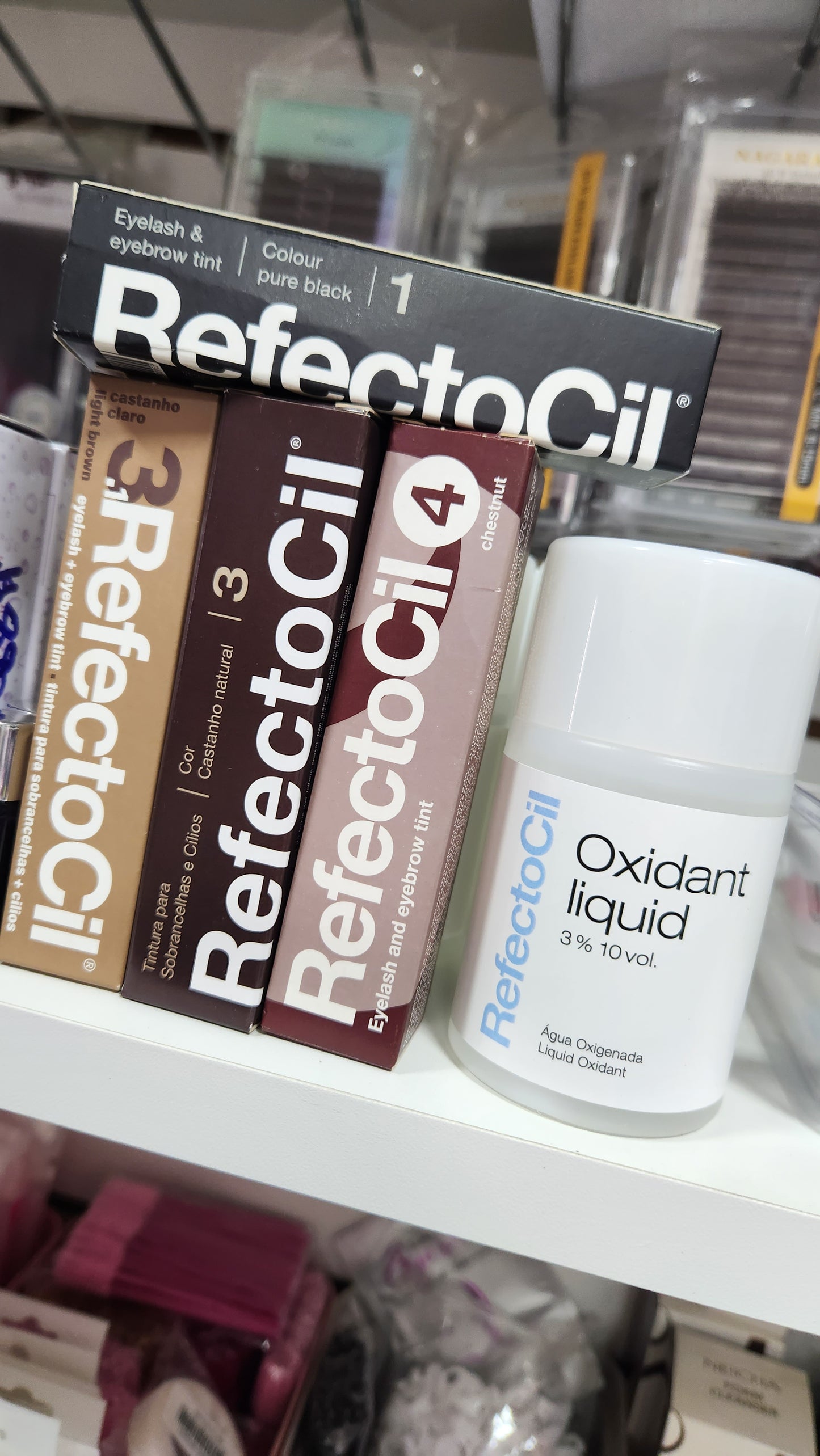 Refectocil + oxidante, tinte para cejas, pestañas y barba duración después de aplicado 25dias aprox.