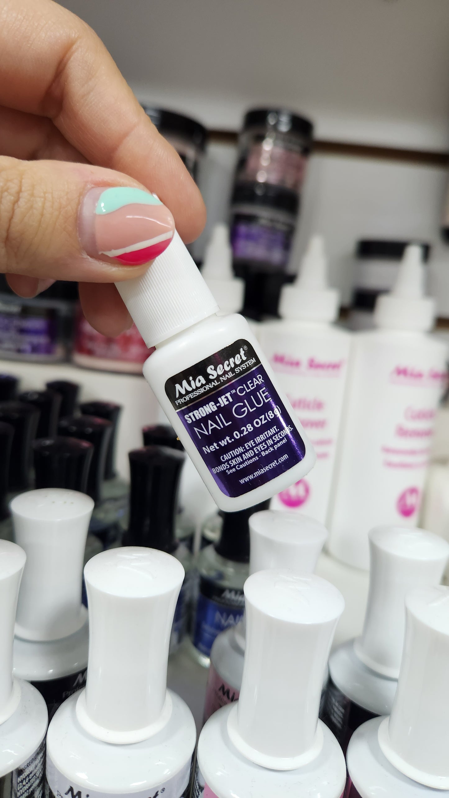 Nail glue 8grs Mia secret