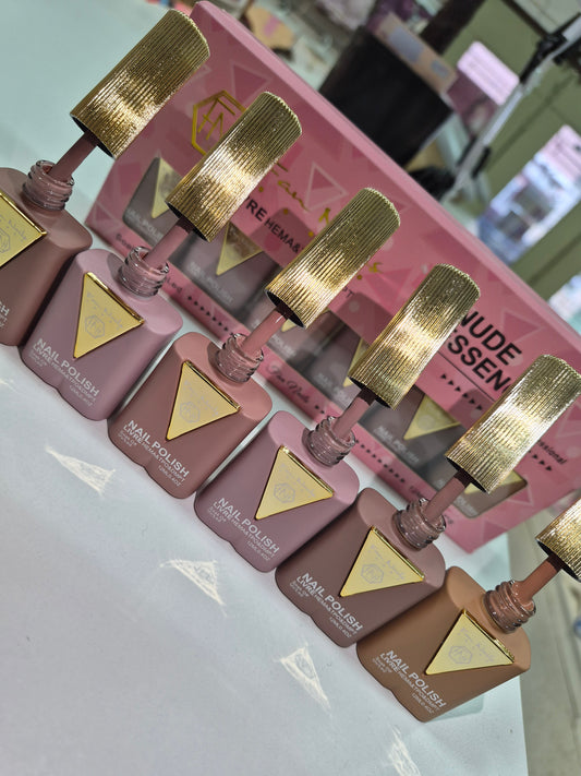 Esmaltes semipermanente nude lacteos (los colores estan de izquierda a derecha)