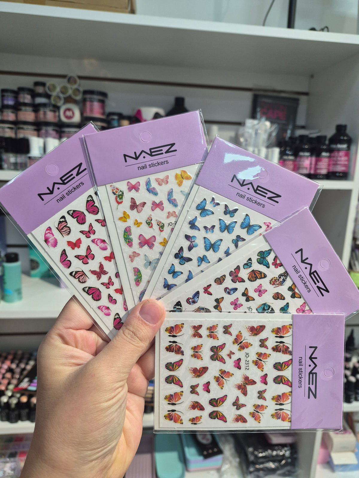 Stiker mariposas ( especificar en notas o por mensaje el diseño específico)