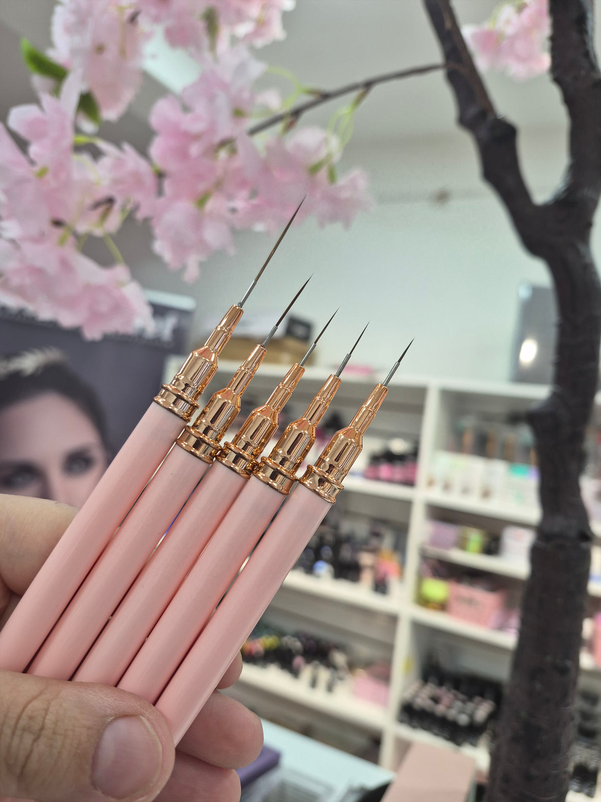 Set de 5 pinceles liner con tapa