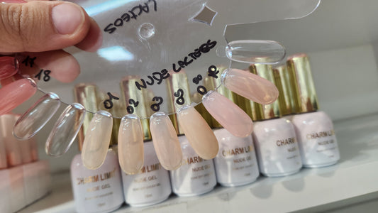 Esmaltes semipermanente nude lácteo charm limit