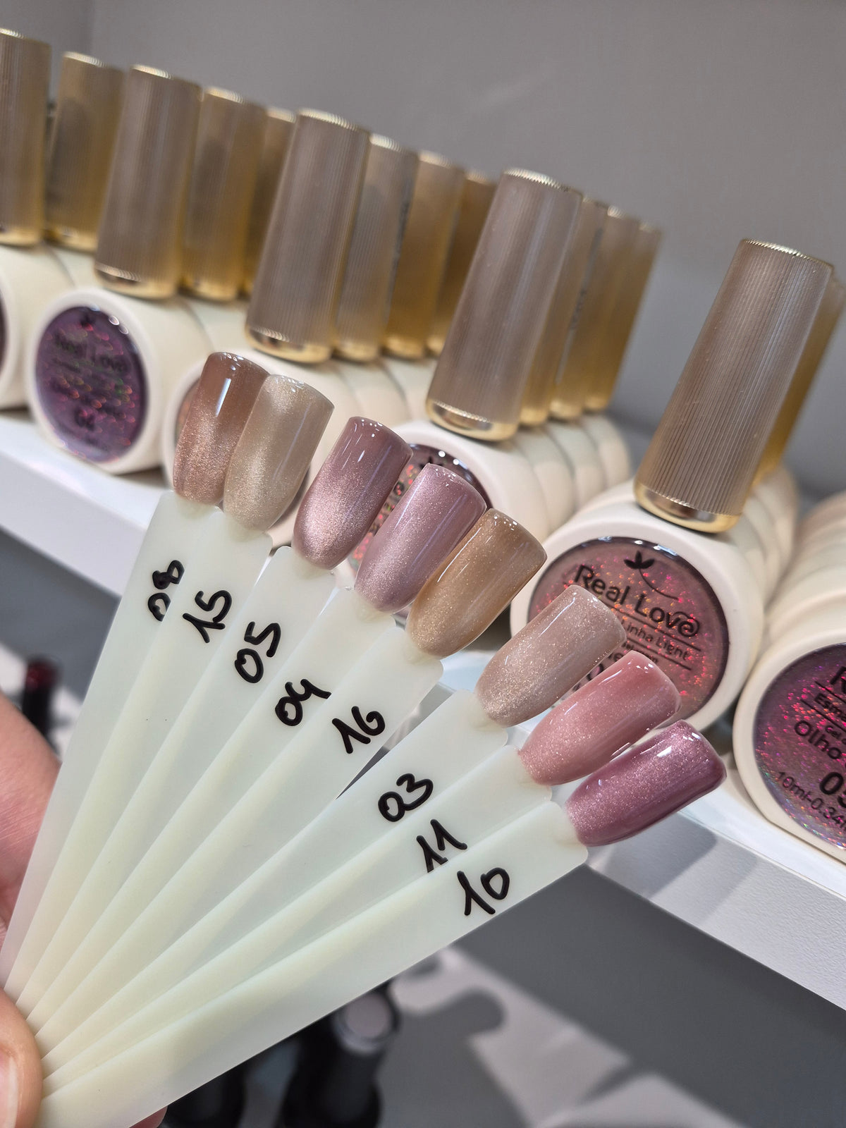 Esmaltes ojo de gato real love