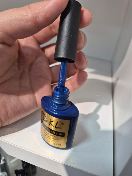 Esmalte semipermanente azul oscuro